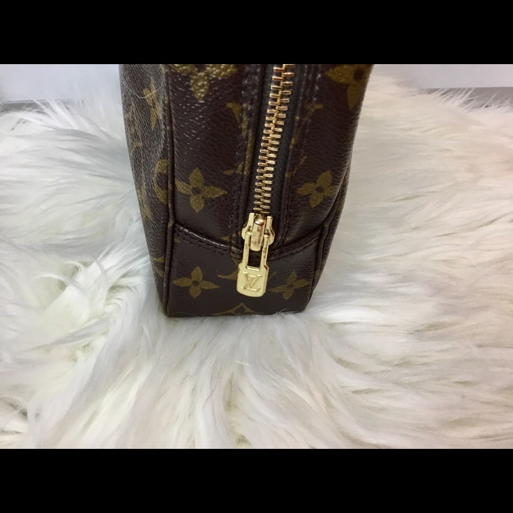 SOLD—100% Louis Vuitton 1989 Trousse Toilette 23 - Picture 4 of 8